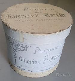 Cappelliera vintage cartone