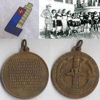 Medaglia la sezione femminile del g.u.f. volontari