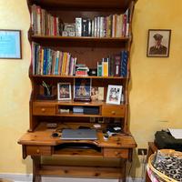 Scrivania con libreria il legno massello
