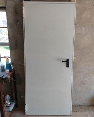 Porta tagliafuoco a battente per cantina