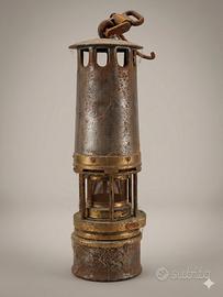 Lampada da minatore antica