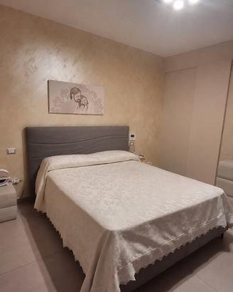 Struttura letto matrimoniale cassettone imbottito