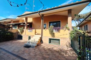 Villino infernetto Via Stradella Privato vende