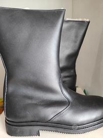 Stivale nuovo mai usato