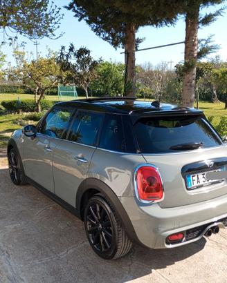Mini Cooper SD 5 porte