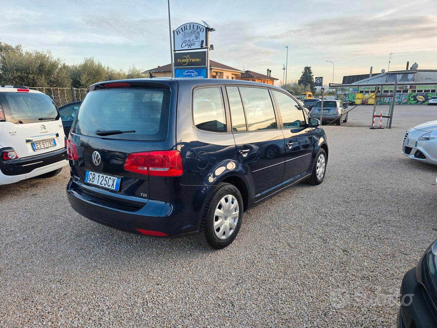 Volkswagen Touran 2012 photo 5