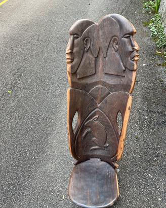 Sedia tribale africana, intagliata a mano,in legno