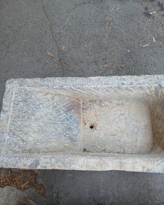 lavatoio in pietra 