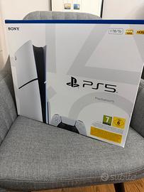PS5 Slim 1TB + 2 controller DualSense + 10 giochi