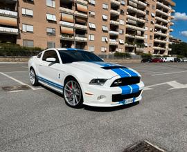 Mustang Shelby GT 500 unica leggi