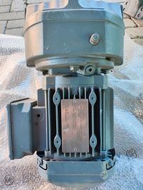 Motoriduttore SEW FA67/G