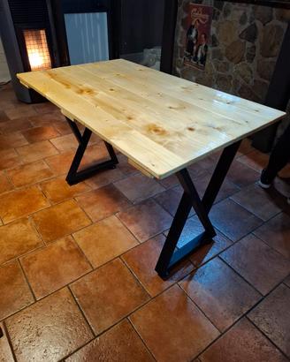 Tavolo in legno