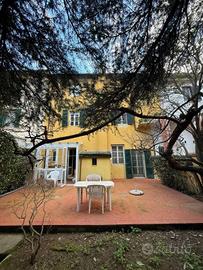 Villetta a schiera di 279 m² con più di 5 locali e
