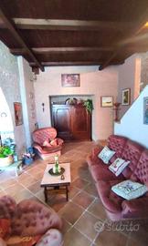 Casa indipendente di 170 m² con più di 5 locali a 