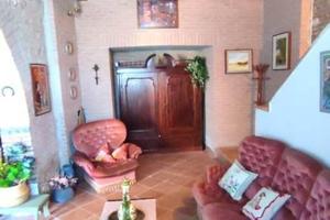 Casa indipendente di 170 m² con più di 5 locali a 