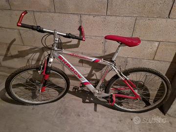  mountain bike privato vende 