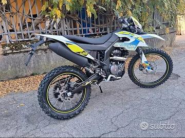 UM DSR 125cc*ENDURO MOT. LC APRILIA