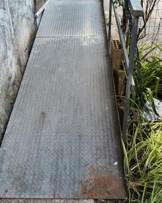 scivolo / discesa /rampa di accesso per carrozzine