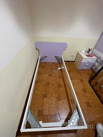 Letto singolo e materasso ergonomico