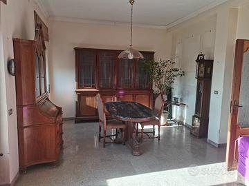 Arredo di Pregio in Legno e Marmo Tavolo Credenze