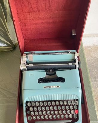Macchina da scrivere Olivetti Studio 44
