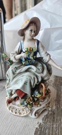 Antica statuina di porcellana Capodimonte