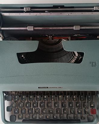MACCHINA DA SCRIVERE OLIVETTI LETTERA 32 II°SERIE