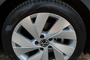 Cerchi originali Volkswagen da 17 e gomme nuove