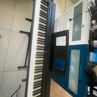 pianola nuova YAMAHA