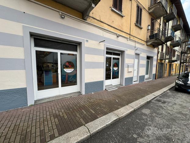 Locale attrezzato per pizzeria panineria da asport