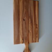 Tagliere fatto a mano con legno d'ulivo 