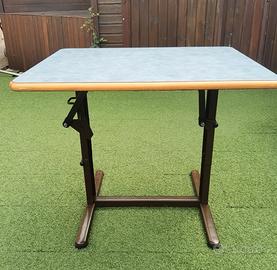 Tavolo abbattibile per camper