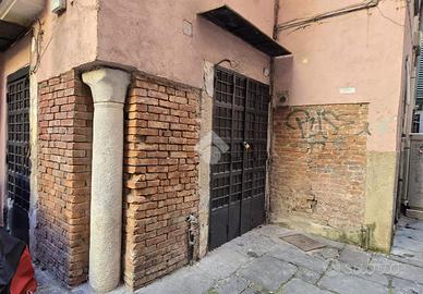 NEGOZIO A SALERNO