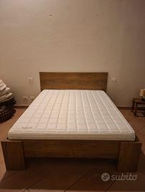 Letto matrimoniale in legno