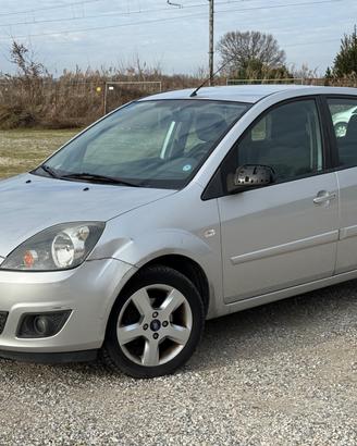 Ford Fiesta 1.2 16V 5p. Ghia