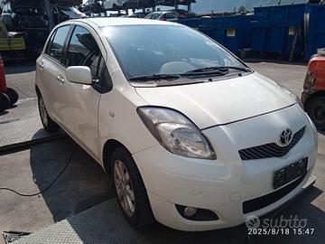 TOYOTA YARIS 1.0 B 2010 1KRFE  PER RICAMBI