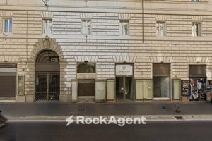 NEGOZIO DUE VETRINE ULTERIORMENTE AMPLIABILE VIA N