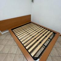 Letto matrimoniale moderno