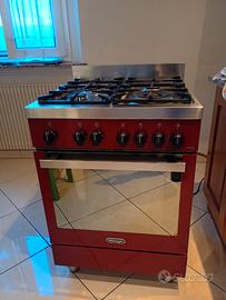 Forno e fornelli combinata DeLonghi