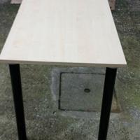 Tavolo con gambe smontabili