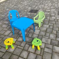 tavolino sedie e sgabelli