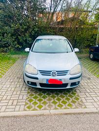 Volkswagen Golf V - Ben tenuta, pronta all'uso