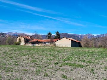 Pinerolo TO podere con terreno più o meno ampio