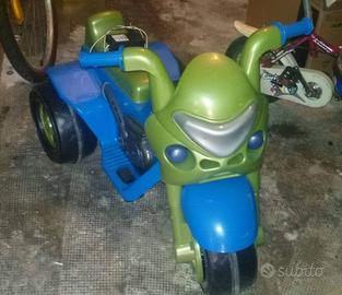 Moto a tre ruote di BEN TEN come nuova