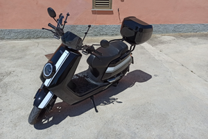 Scooter elettrico niu L3 con 90 km autonomia reali