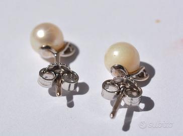 Orecchini Oro giallo 18kt 24 Diamanti e perle natu