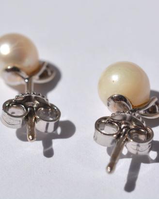 Orecchini Oro giallo 18kt 24 Diamanti e perle natu