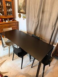 Tavolo Kartell con sedie