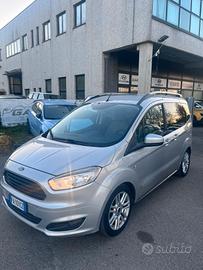 Ford Tourneo Courier 1.0 EcoBoost 100 CV Titanium