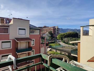 2 LOCALI A GIARDINI NAXOS